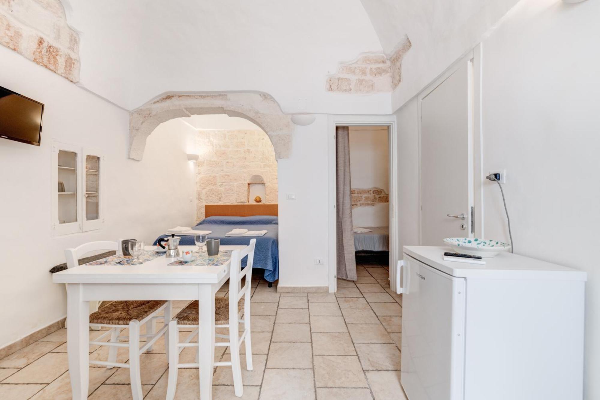 White House Flats & * Ostuni